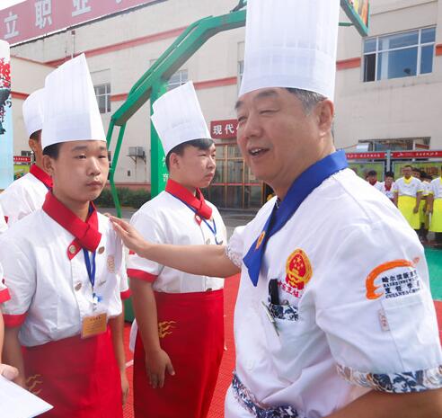 新东方烹饪教育三十周年盛典优异教师盖显歧