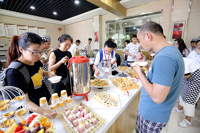 31周年校园开放日｜老同学，一起来新东方上学！