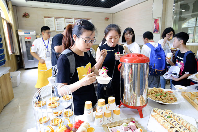 31周年校园开放日｜老同学，一起来新东方上学！