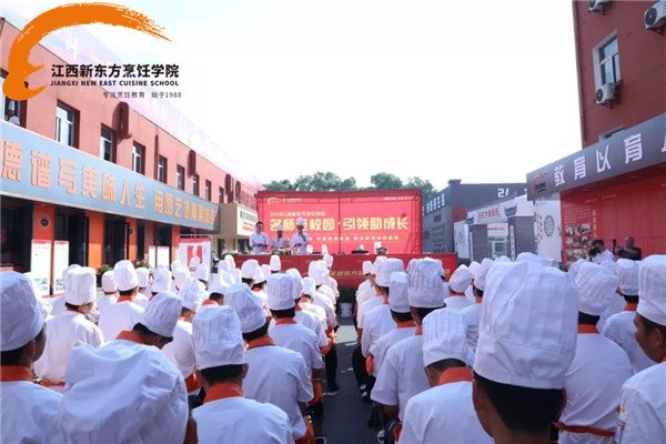 牛生旺大师进校园.web.jpg