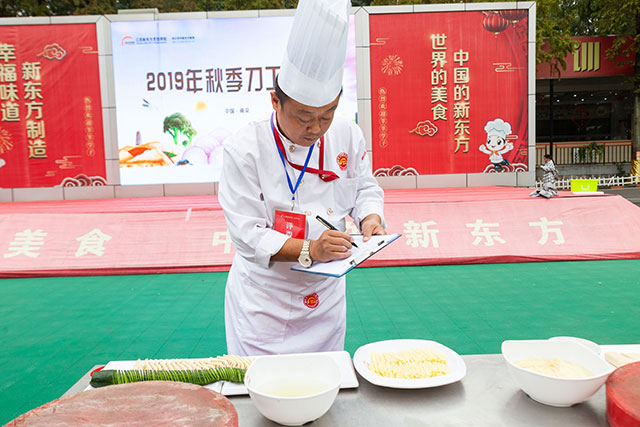 软硬实力兼备，就是一所让你信赖的好学校！