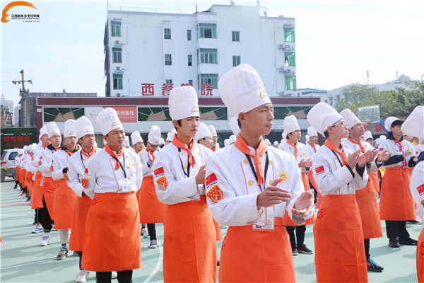 同学们认真听讲.jpg