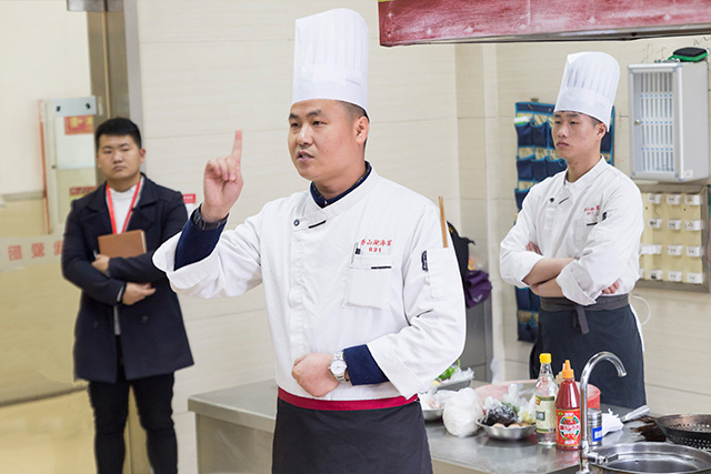 名企名师进校园， 来自企业与厨师长的知识都是干货！