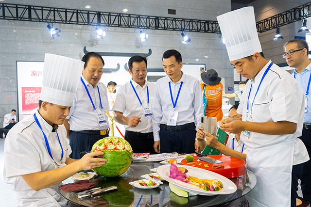 江苏新东方亮相第二届大运河文化旅游博览会运河美食文化展，吸睛无数！