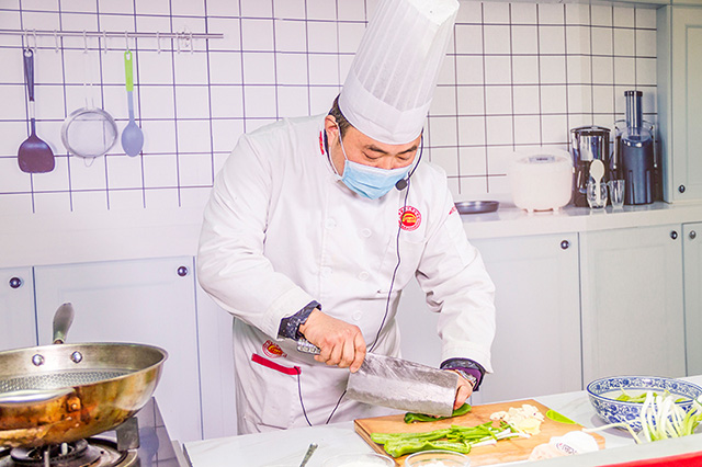想要在厨师行业一步到位？行政总厨特训班，你不能错过！