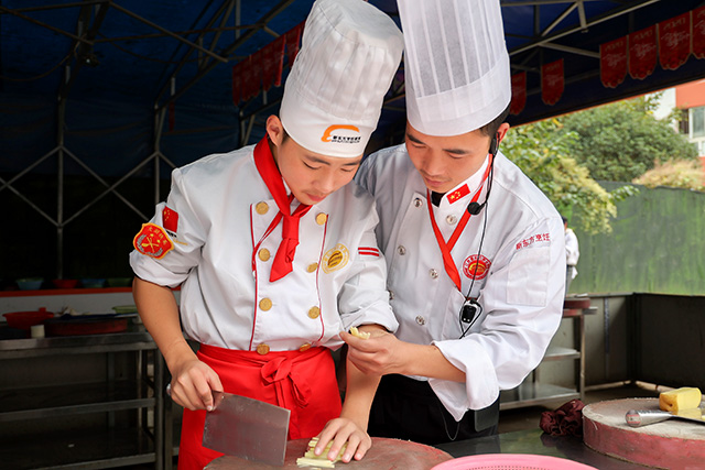 裴华阳：播下学厨的种子，收获美好的未来！